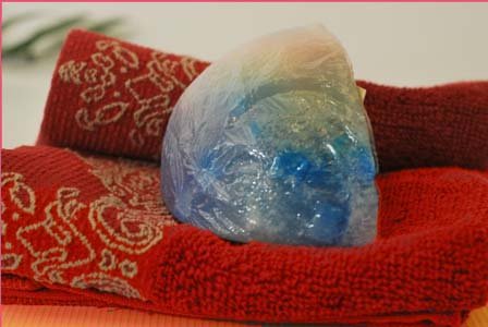 صابونة أروما الطبيعية صابونة أروما الطبيعية ( صابونة خشب الصندل ) - الصورة 1